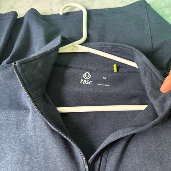 Tasc Performance Recess Quarter Zip NWOT MEDIUM Classic Navy - Picture 12 of 13